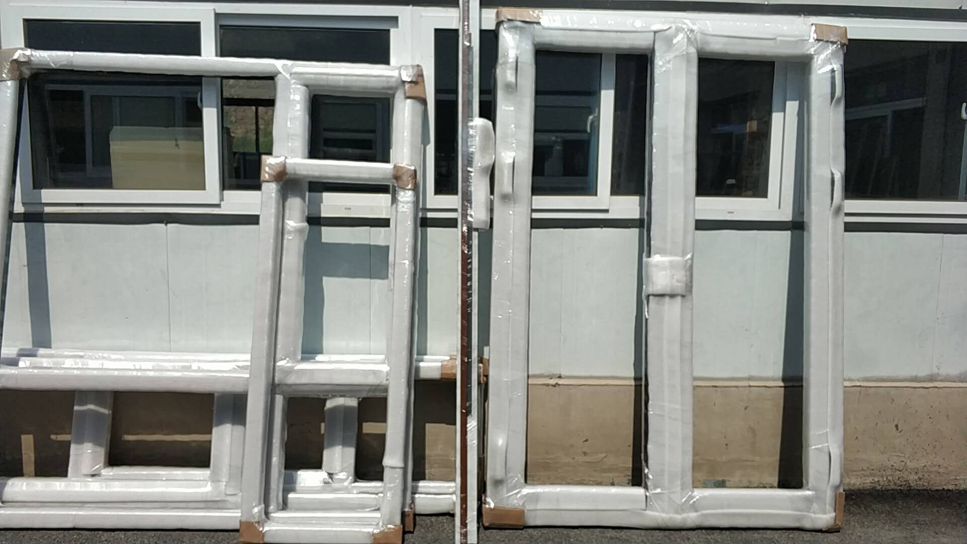 鞍山市天乙门窗产业无限公司向丹东客户发货(图2)